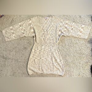 ITSU beige ivory tan short sleeve v-neck knit top blouse large L